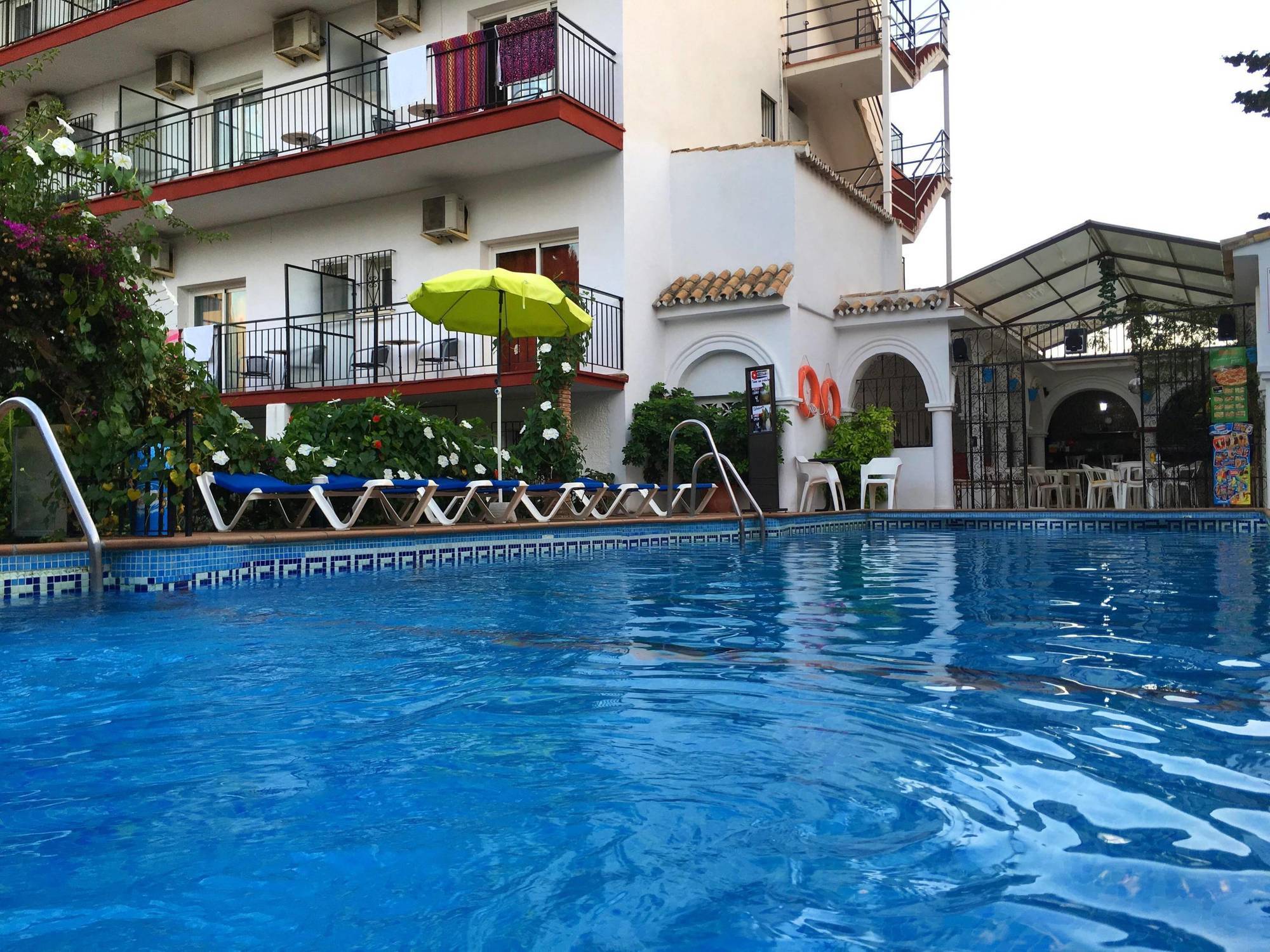 Hotel Carmen Teresa Torremolinos Luaran gambar