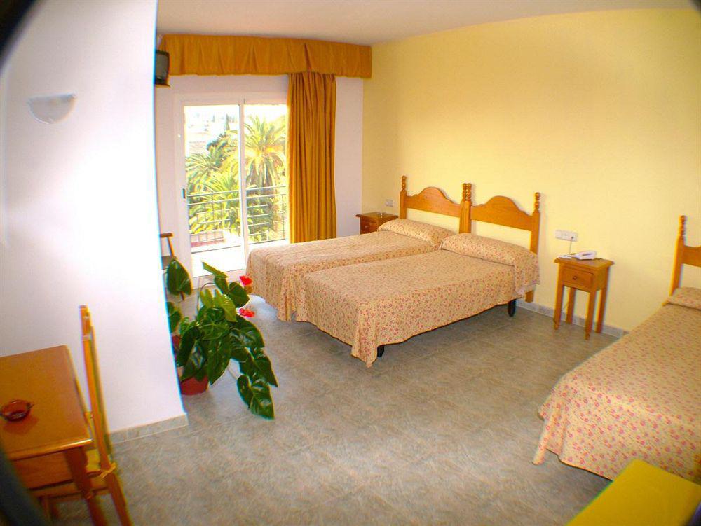 Hotel Carmen Teresa Torremolinos Luaran gambar